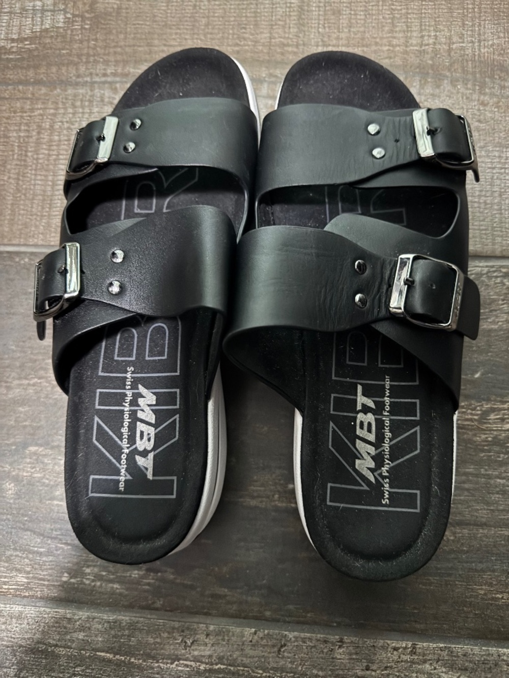 MBT Kiburi Liki Sandal